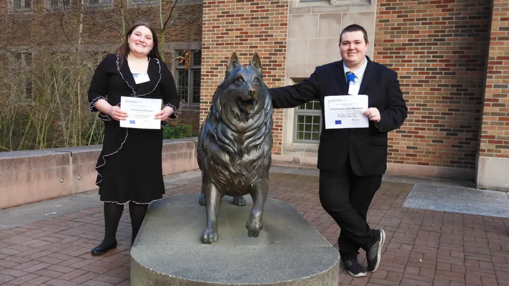 Elleona Roberts Richmond, left, and Tristan Hoffmann pose for a photo on the University of Washington campus in Seattle. Photo: LCSC