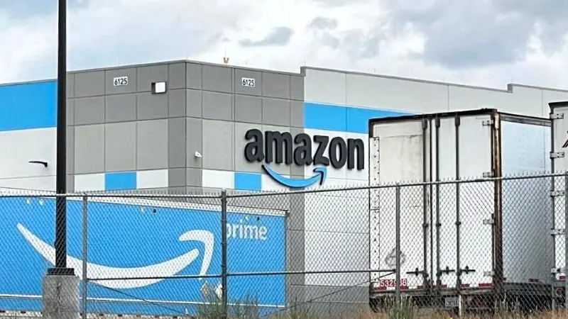 Amazon Shipping Facility - Victoria Johnson Dailyfly Media