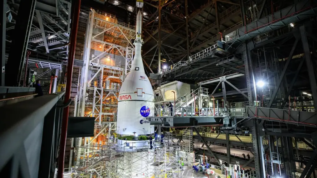 The Orion spacecraft undergoes processing inside the Vehicle Assembly Building as NASA prepares for the Artemis I mission. Photo: NASA / Public Domain