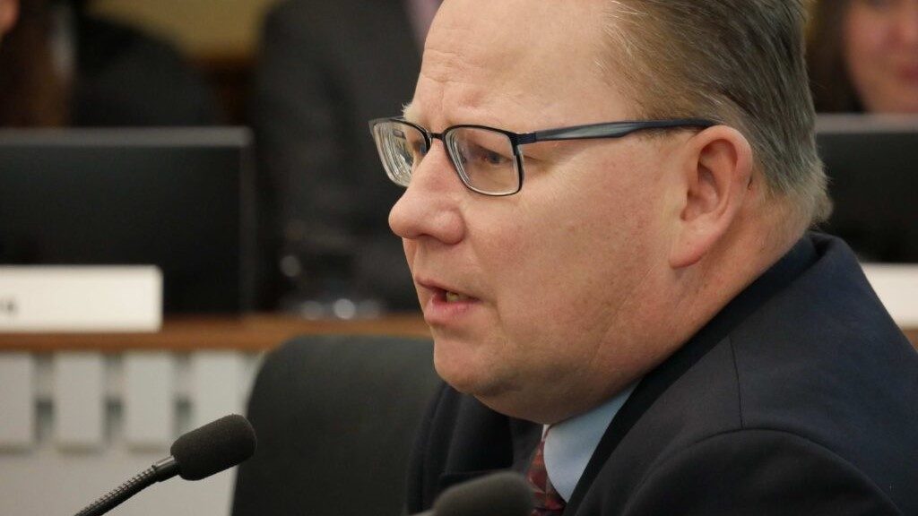 Reykdal: Washington behind as lawmakers study school phone limits ...