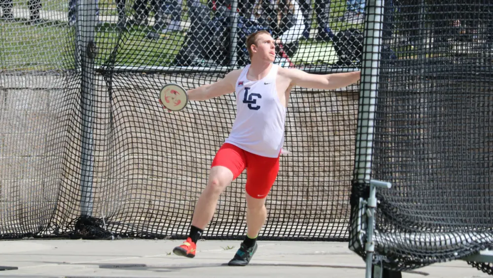 Hearne Breaks Discus Record as Throwers Shine at Whitworth Twilight