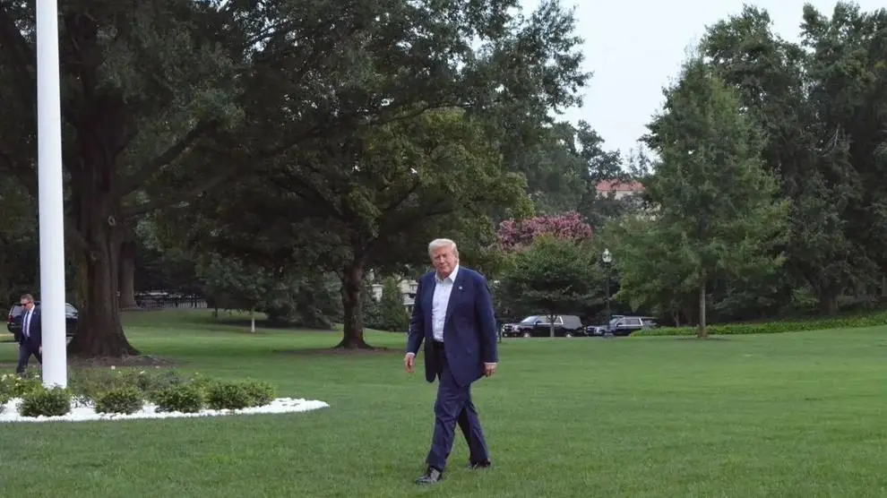 President Donald Trump walks across the South Lawn of the White House in Washington, D.C., July 29, 2025, after returning from a trip to Scotland. Photo: Andrew Rice / The Center Square