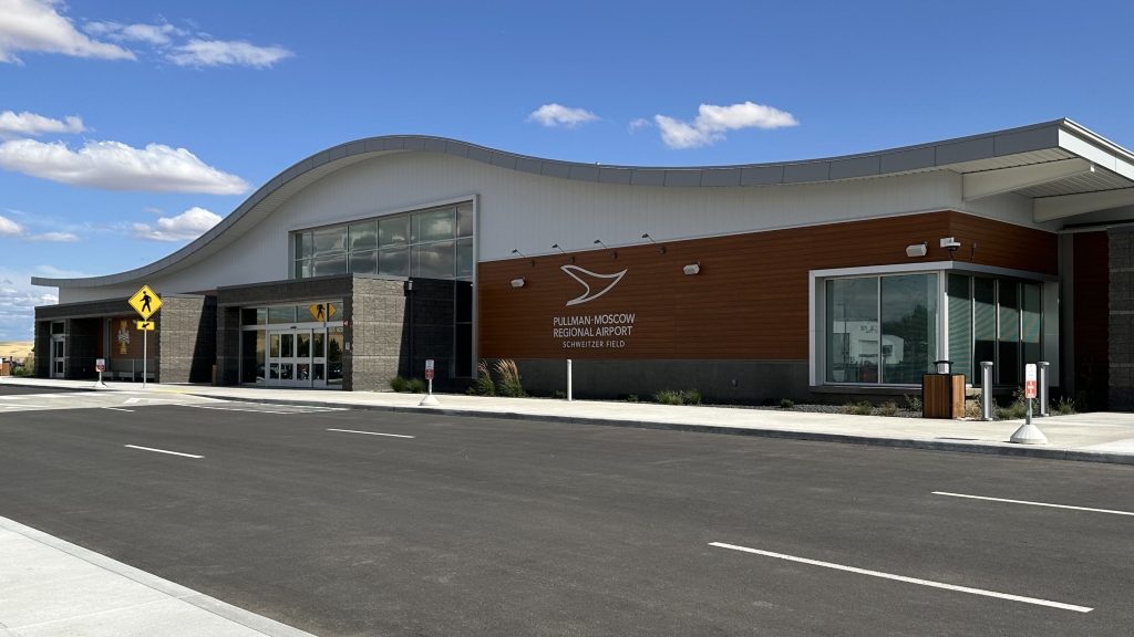 Pullman–Moscow Regional Airport - By Saucy - Own work, CC BY-SA 4.0, https://commons.wikimedia.org/w/index.php?curid=152277118
