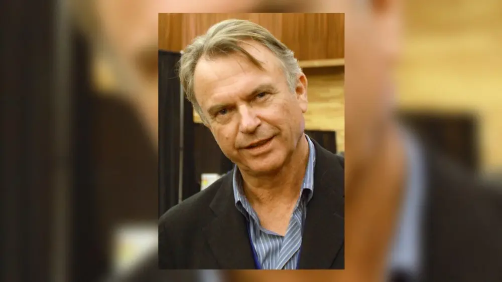 By sean.koo - Sam Neill, CC BY-SA 2.0, https://commons.wikimedia.org/w/index.php?curid=37893590