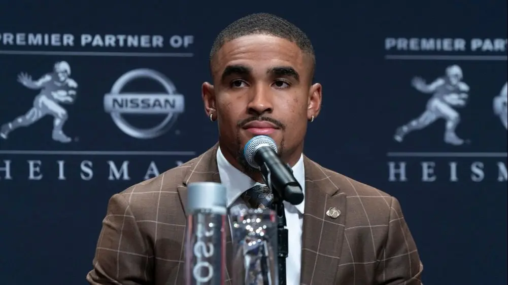 Eagles' QB Jalen Hurts expected to miss rest of season after blood ...