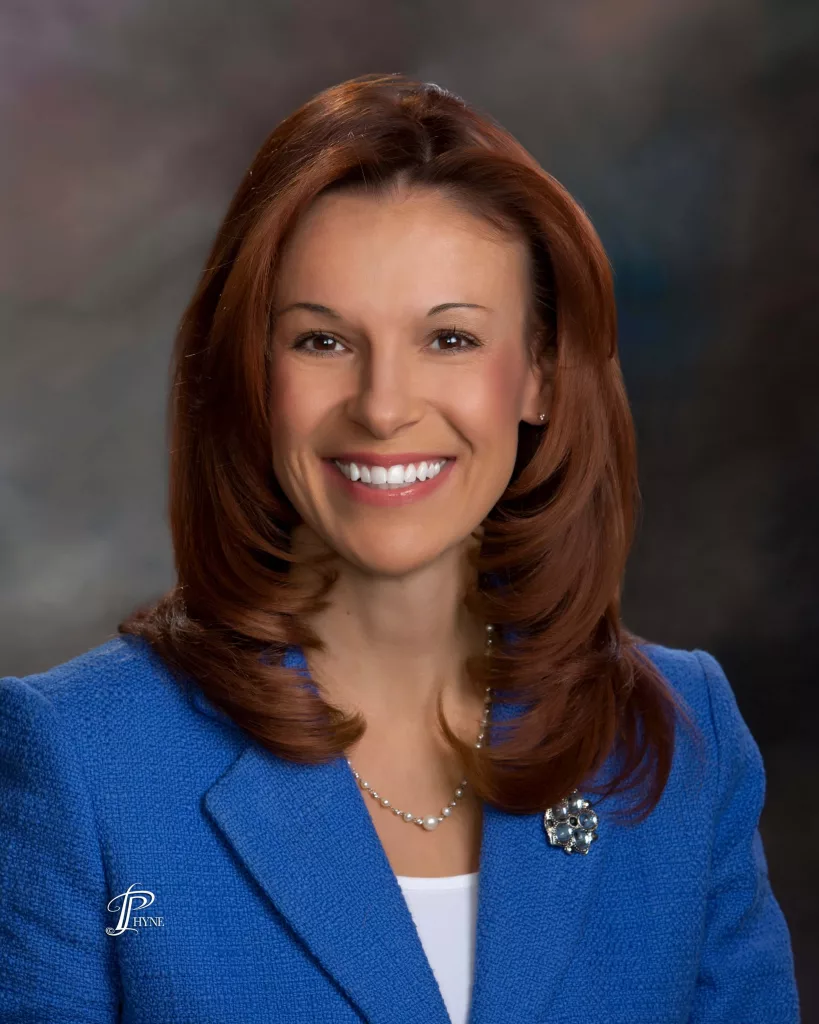 kirsten-baesler-bio-photo