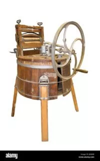 antique-washing-machine-j03k0b