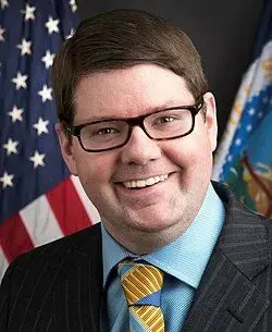 stephen_vaden_official_photo_cropped-jpg-2