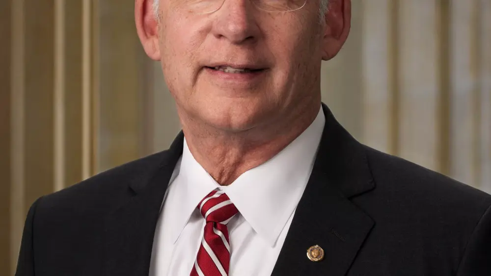 7bfd3b08d2495eb188bcb3e87a0f93f9-sen_-boozman-headshot-jpg