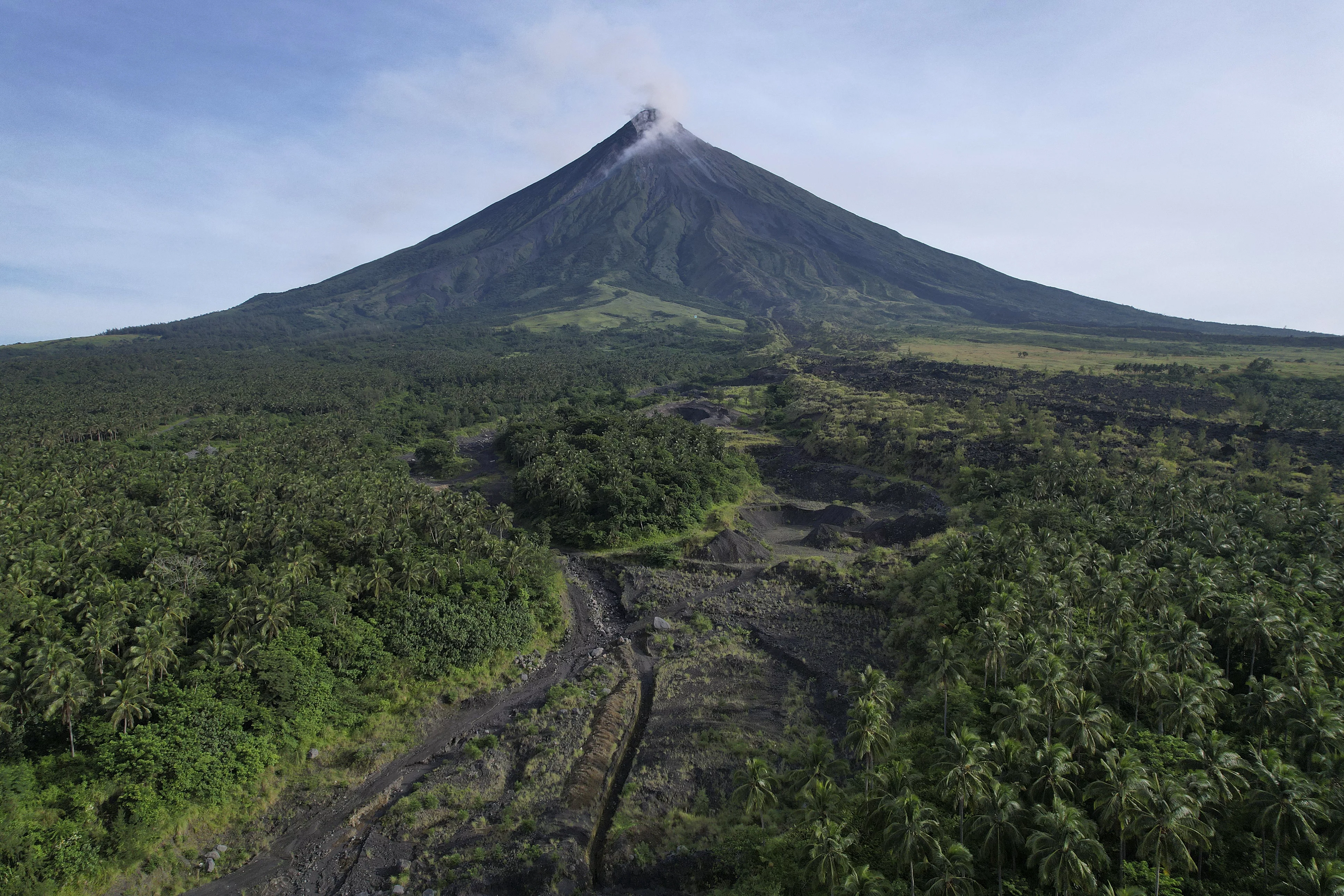 mayon-volcano-philippines-ap-photo-jpeg