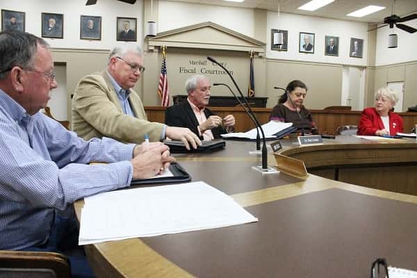 In a special called meeting on Monday, county commissioners met to discuss the 2015 Sheriff's Department budget.