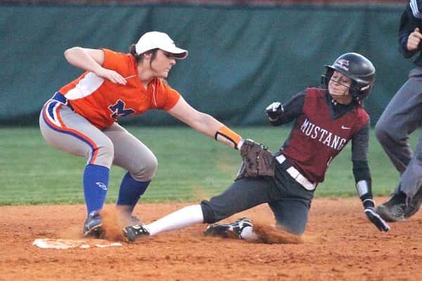 Taylor Poindexter was called safe at 2nd base following the tag by Peyton Smothers. 