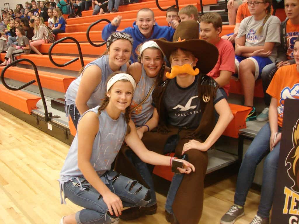 pep rally 2016 016