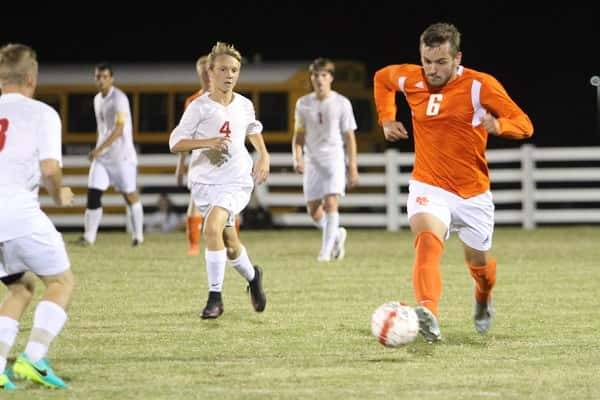 Dawson Jolley, who spent most of the game in the sweeper position for the Marshals, taking the ball downfield to get a shot off against the Lakers.