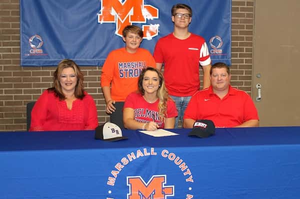Payton Smothers signs her National Letter of Intent to play softball at Belmont University. Joining Payton are her parents Malissa and Jason and brothers Talon and Dawson.