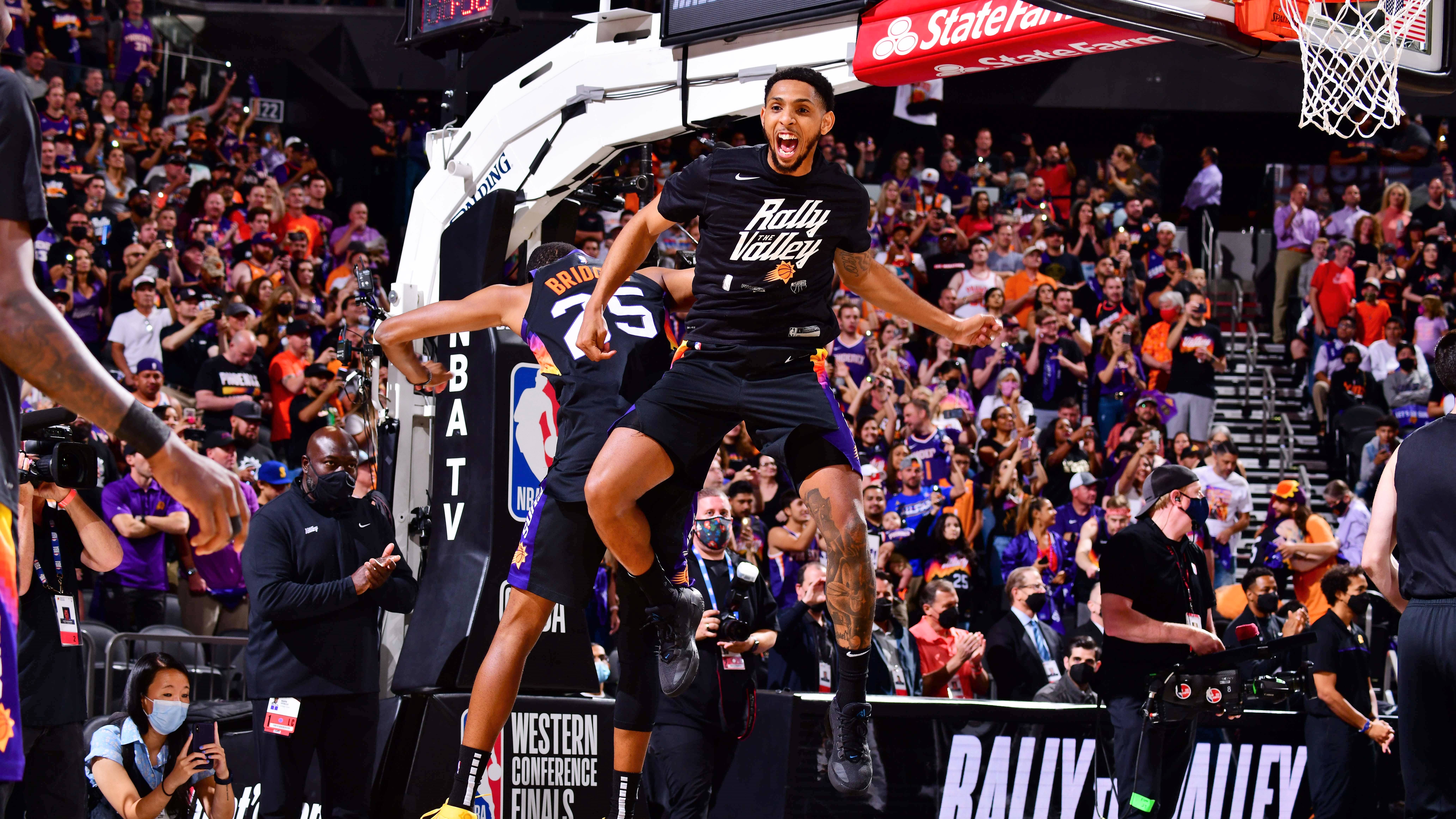 Cameron Payne Phoenix Suns Unsigned 2021 NBA Playoffs Round 1 Dribbling  Photograph