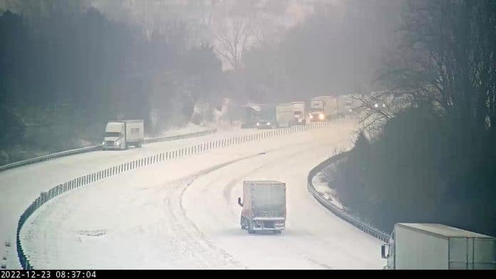 Will Ujek on Twitter: A glimpse of I-77 and Route 18 in Fairlawn where  traffic is moving about 35MPH through 1 partially cleared lane. Snow is  still falling, so if you must