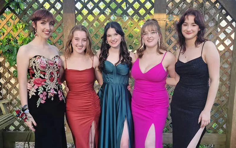 pheebs-grad-prom-pic401842