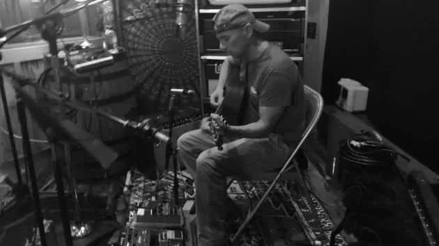 m_kennychesneyinstudio012220