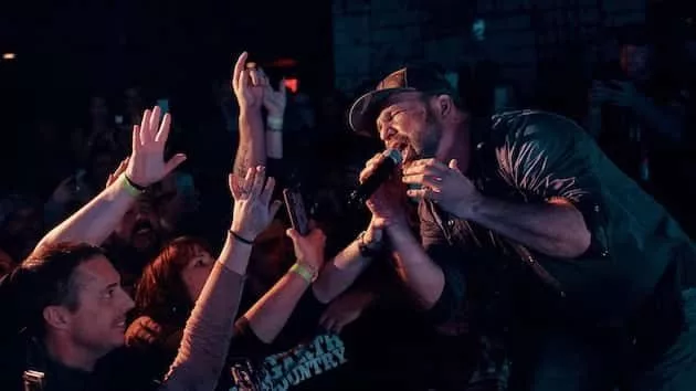 m_garthbrooksdivebarfoxborough-2