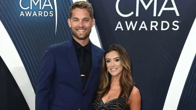 m_brettyoungandwifetaylor041619-3