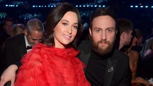 m_kaceymusgraves_rustonkelly_060620