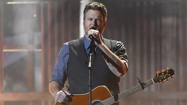 m_blakesheltoncmaawards630_07082020