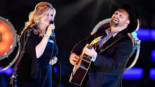 getty_garthbrookstrishayearwood_071420