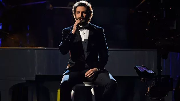 m_thomasrhettcmaawards630_08242020