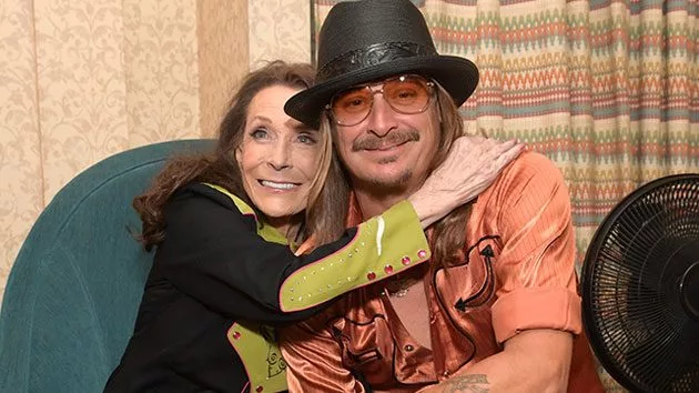 getty_lorettalynnkidrock_083120