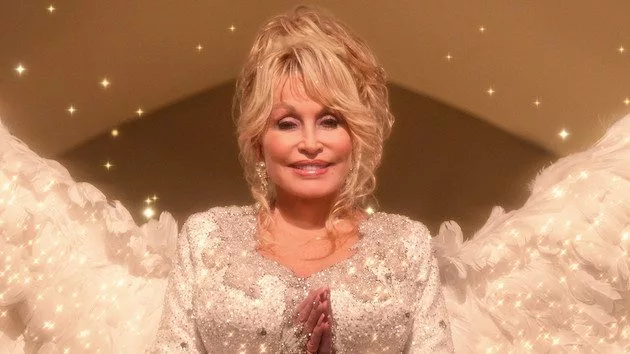 m_dollypartoncourtesyofnetflix-1