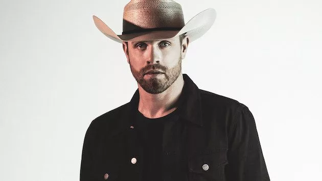 m_dustinlynch-2