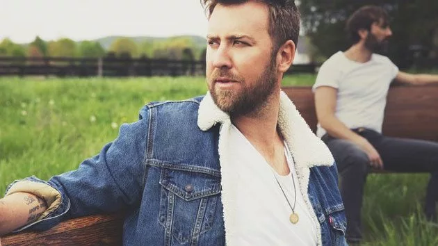 m_charleskelleyladya_11092020