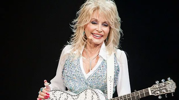 getty_dollyparton_111720-2