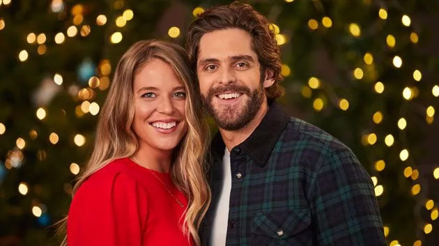 m_thomasrhettlaurenakinscmachristmas_12022020