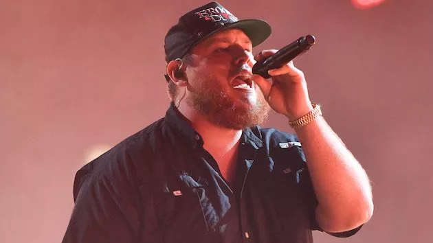 m_lukecombscmas_12072020