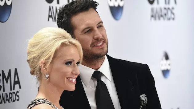 m_lukebryancaroline_12082020