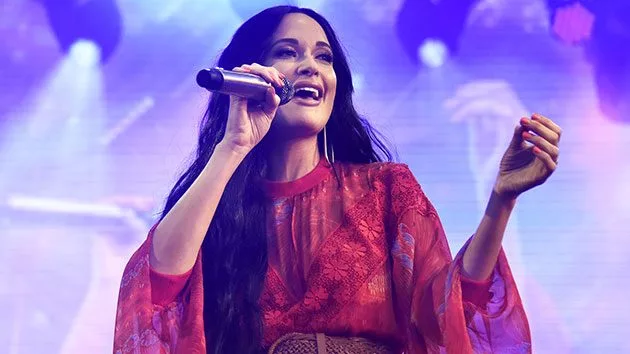 getty_kaceymusgraves_120720-2
