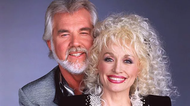 getty_dollypartonkennyrogers_122120