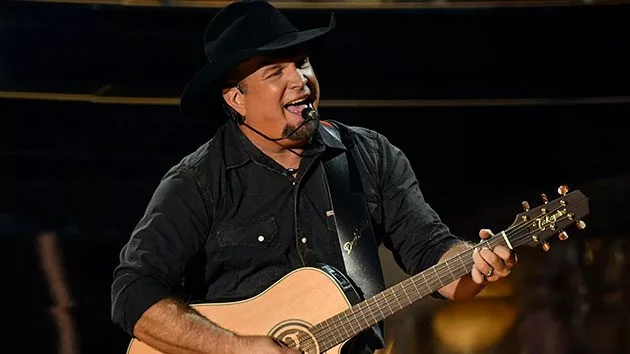 getty_garthbrooks_121520-2