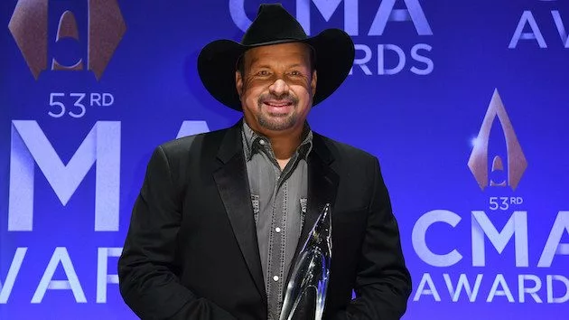 m_garthbrooks-1-4