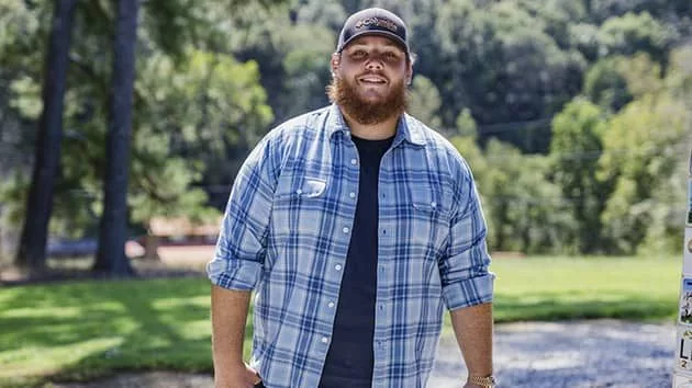 m_lukecombspressimage_01192021-2