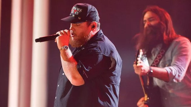 m_lukecombs-11-2