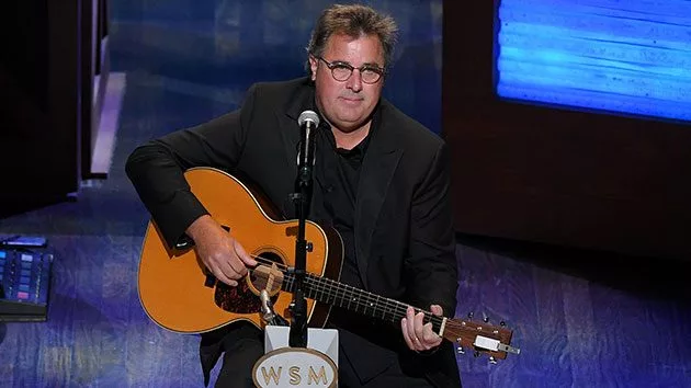 getty_vincegill_021721