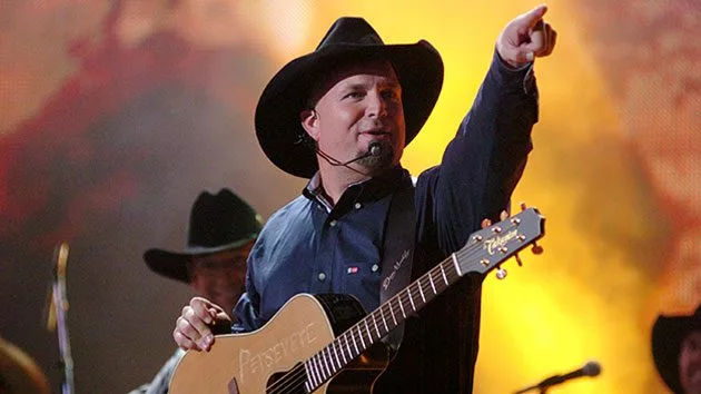 getty_garthbrooks_072321