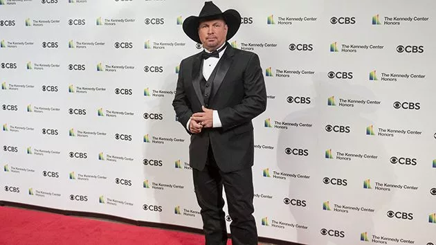 getty_garthbrooks_08022021