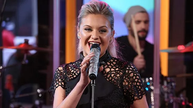 m_kelseaballeriniabc_08172021-2