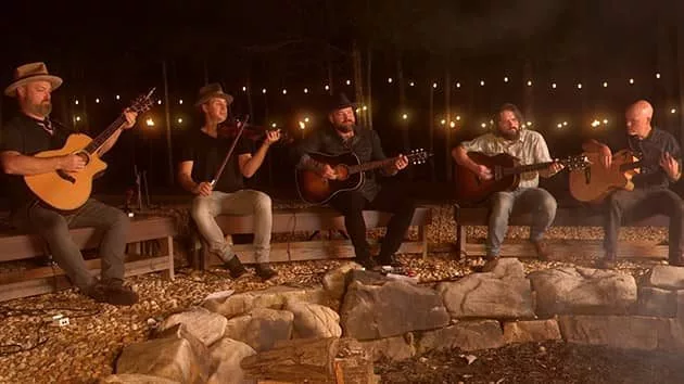 m_zacbrownbandkimmel_09282021-2