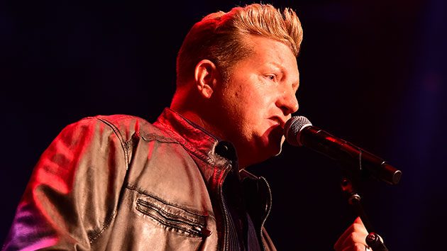 getty_garylevox_100821