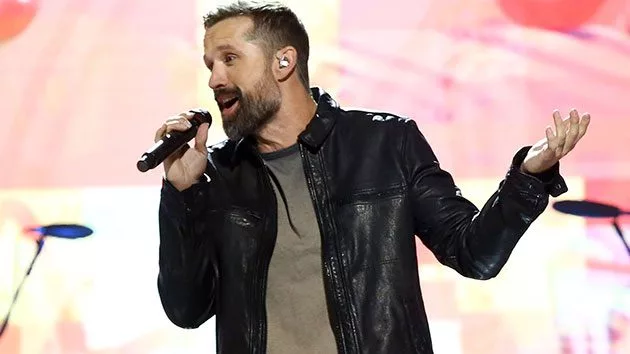 getty_walkerhayes_102821